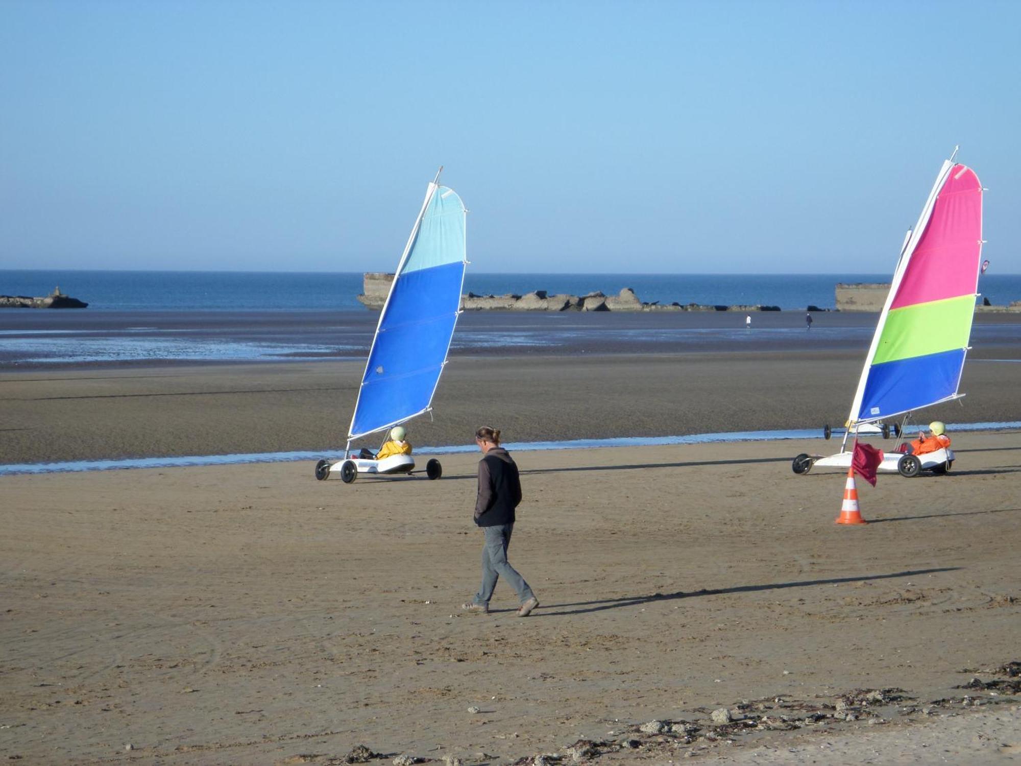 Gites "Bord De Mer" Pmr Ou "Arromanches" 2 Chambres En Front De Mer A Asnelles , 3Km D'Arromanches, 10Km De Bayeux Saint-Côme-de-Fresné Exterior foto
